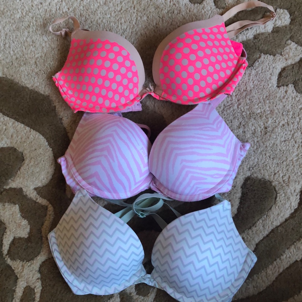 PINK Victoria’s Secret lot of 3 bras